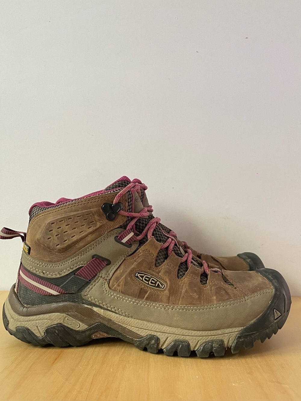 KEEN Women's Targhee III Mid Waterproof Hiking Boots | US 8.5